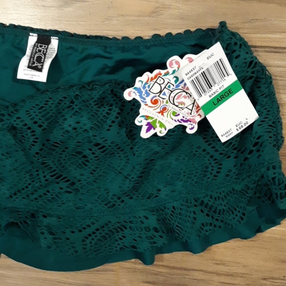 New Becca by Rebecca Virtue Crochet Bikini Bottom. - Picture 3 of 7